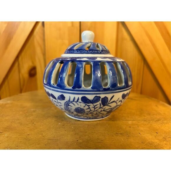 Vintage Blue & White Porcelain Potpourri Incense Open (8201) - Picture 4 of 8